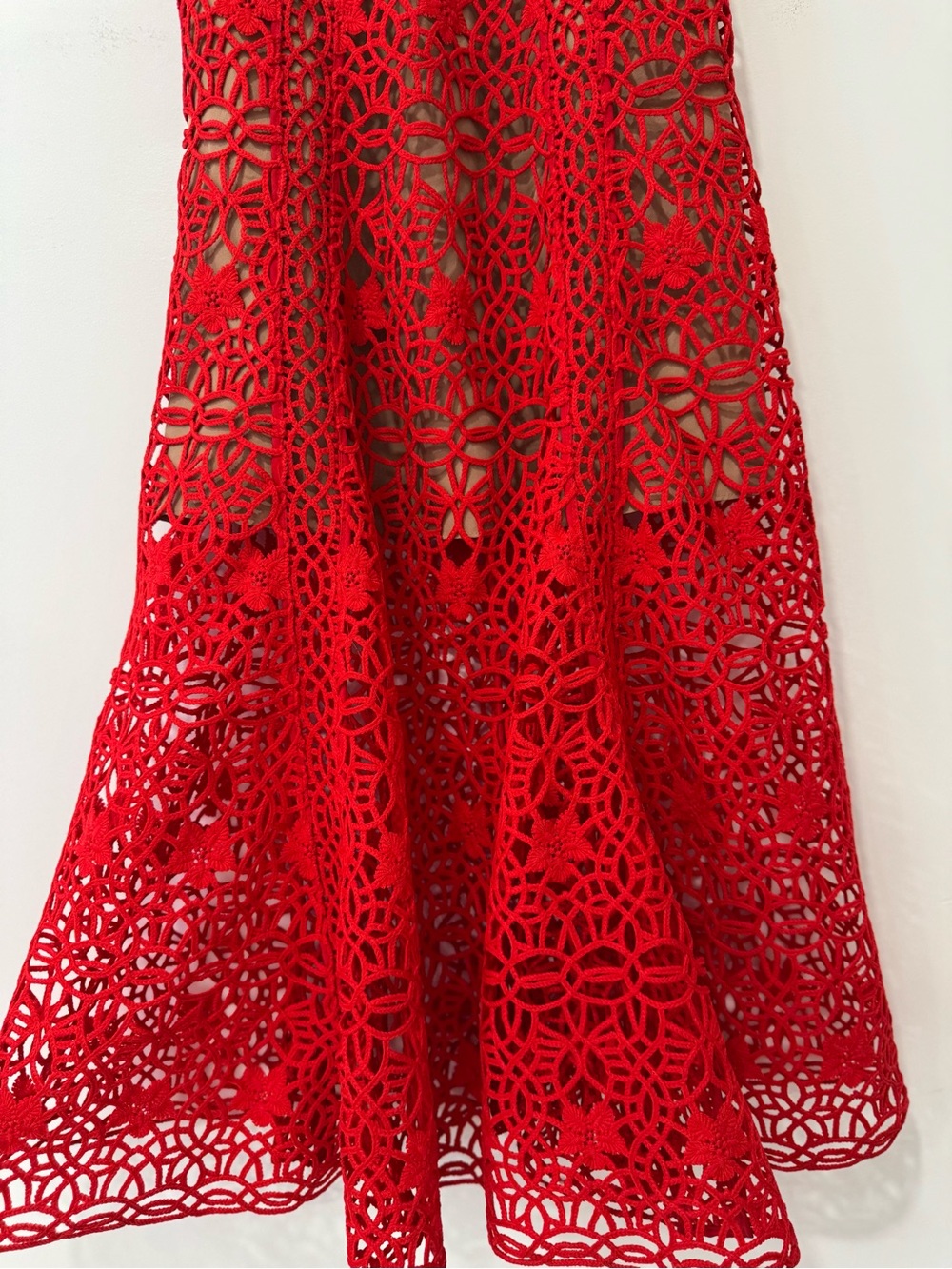 Self-Portrait
Guipure Lace Round-Neck Midi Dress - Picture 5 of 16